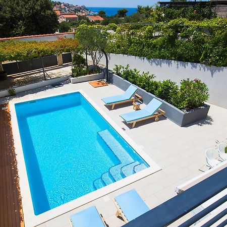 Holiday Home Vuko Sevid Bagian luar foto